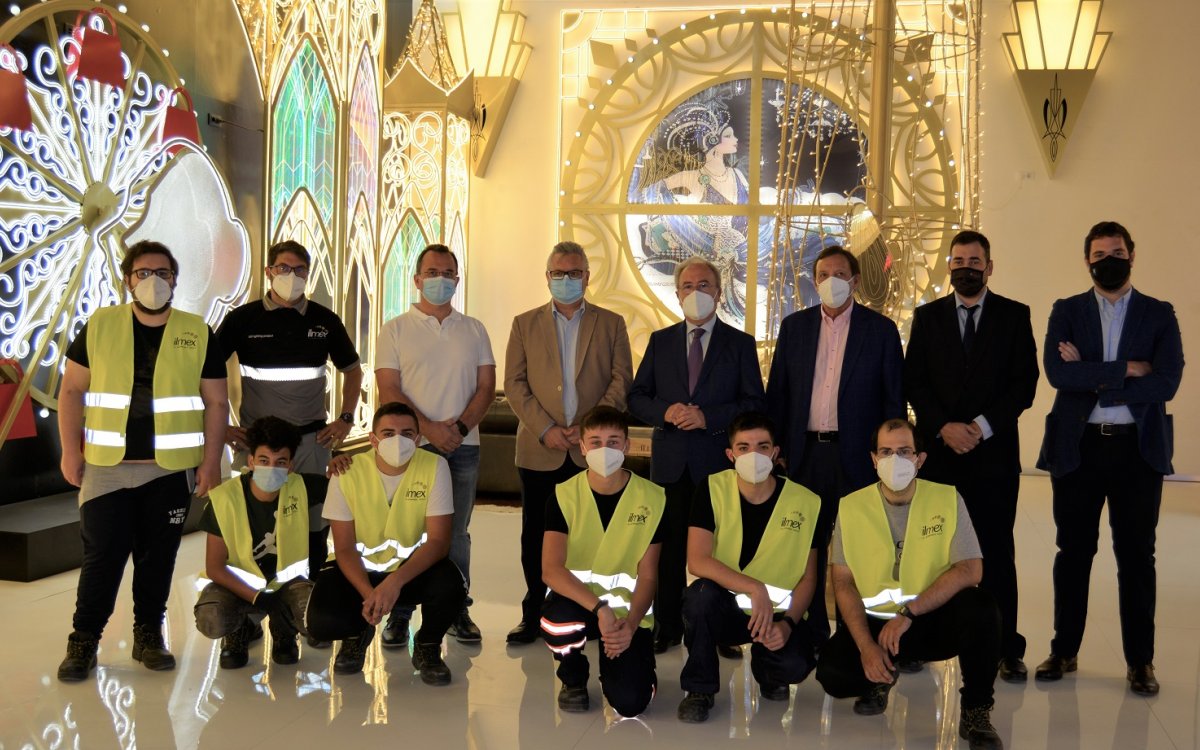 18 jóvenes desempleados se especializan en instalaciones de iluminación con la Cámara de Comercio de Córdoba, Ximenez Group y el Ayuntamiento de Puente Genil