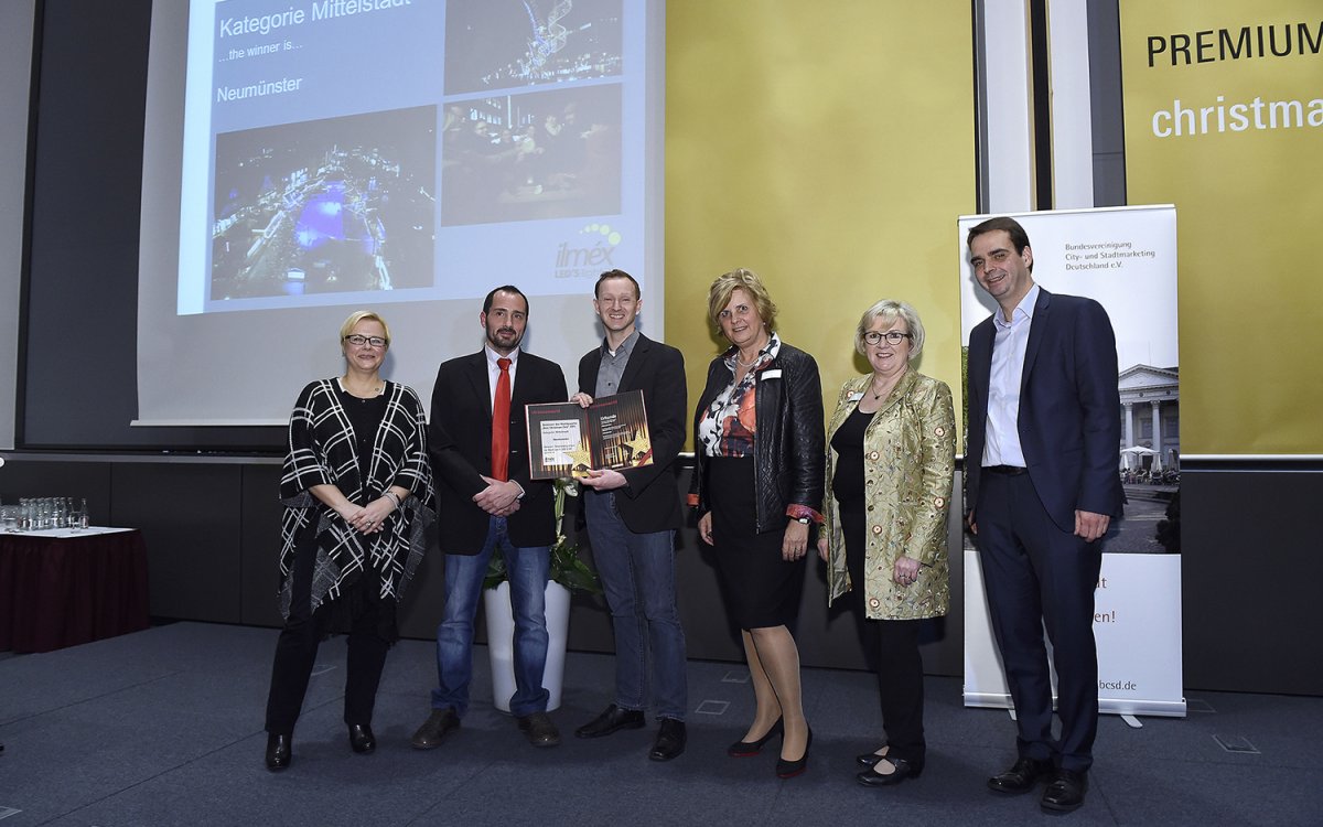 NEUMÜNSTER CIDADE premiado como Melhor EUROPEU decorada para o Natal